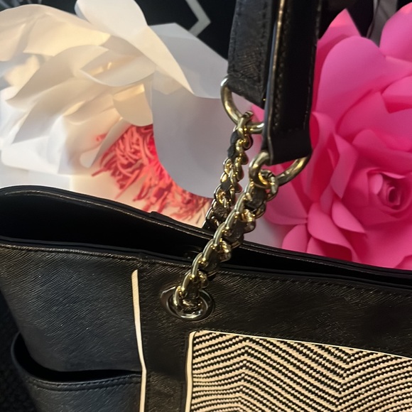 Calvin Klein Leather Medium Sachel in Black and White with Gold Hardware. - Picture 3 of 10